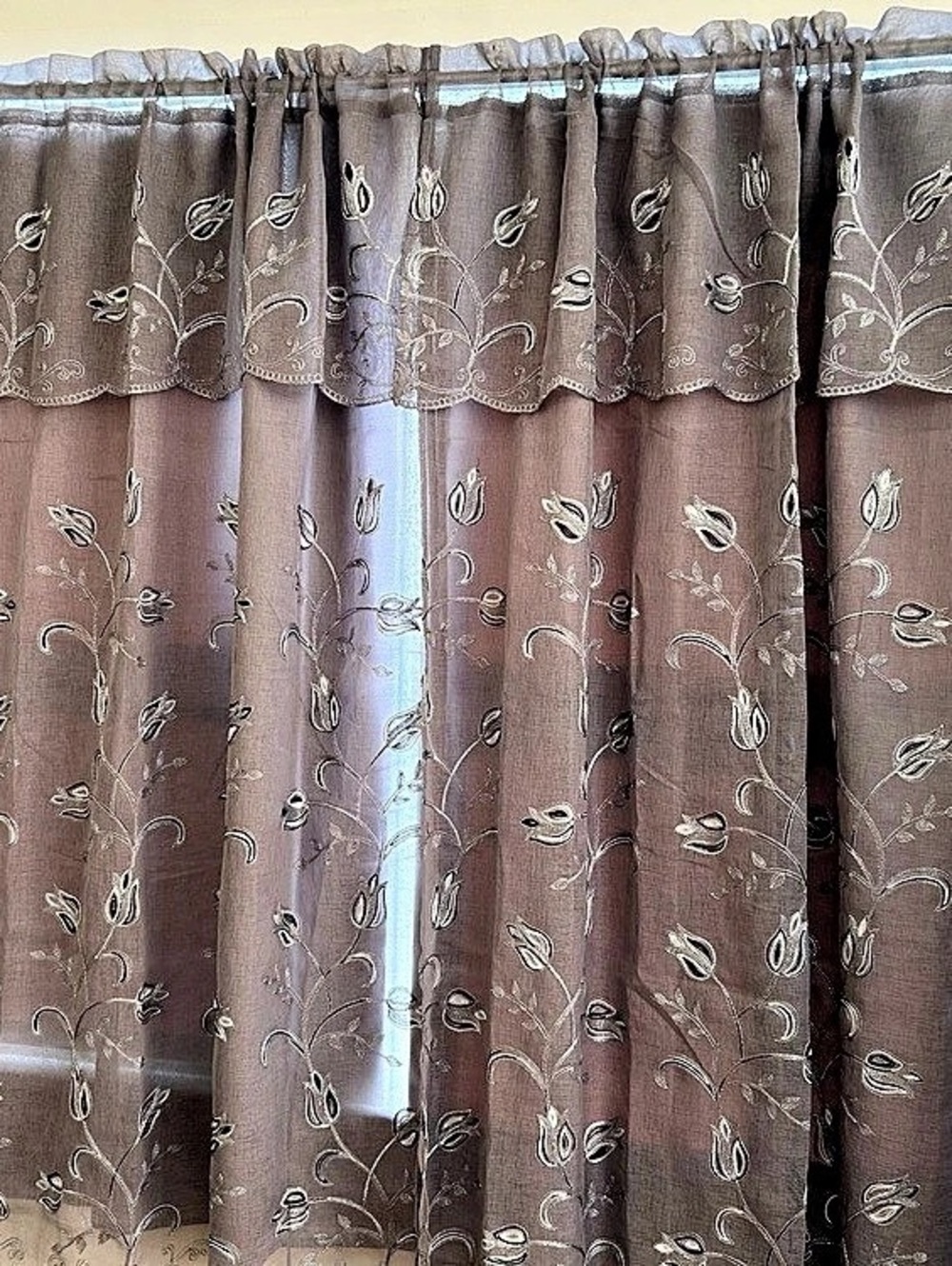 Floral Embroidered Curtain Panel in Gray & Pink Like New